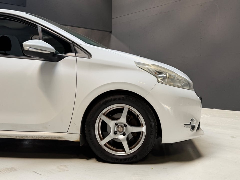 Peugeot 208 1,6 e-HDi 92 Active 5d