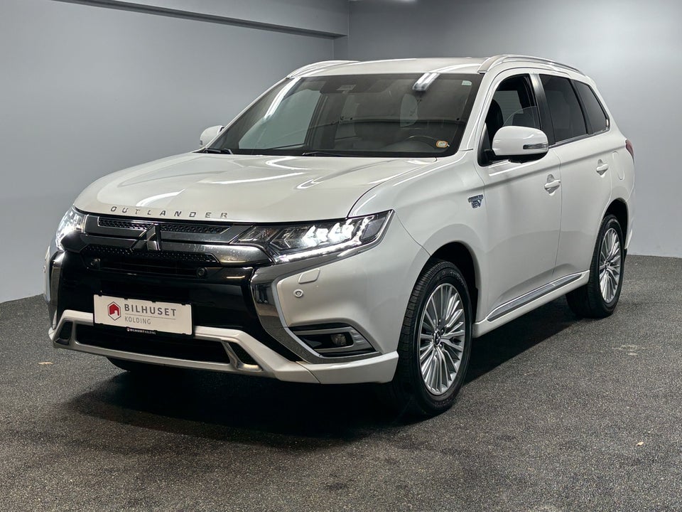 Mitsubishi Outlander 2,4 PHEV Instyle CVT 4WD 5d