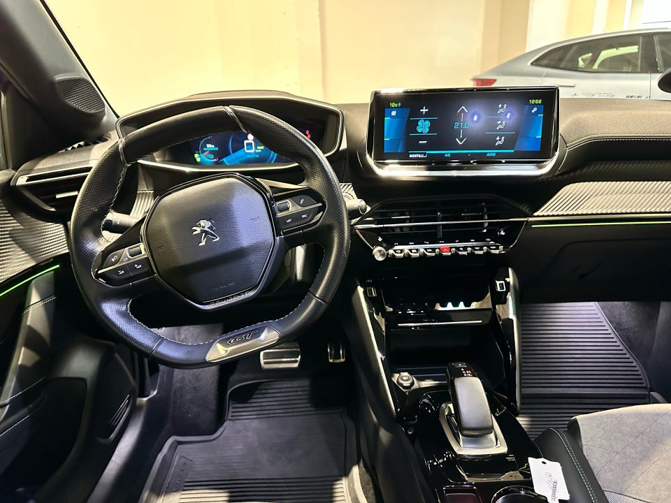 Peugeot e-208 50 GT 5d