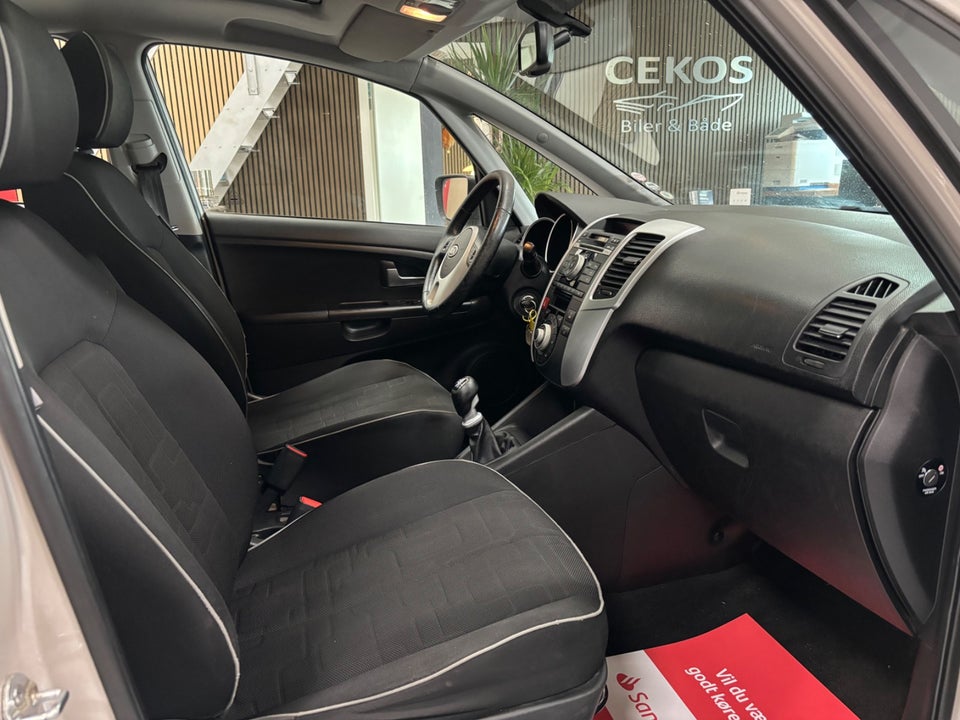 Kia Venga 1,4 CVVT Exclusive Fashion 5d