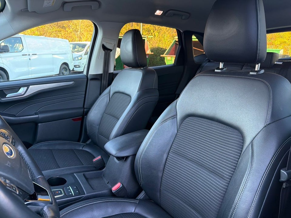 Ford Kuga 2,5 PHEV Titanium X CVT 5d