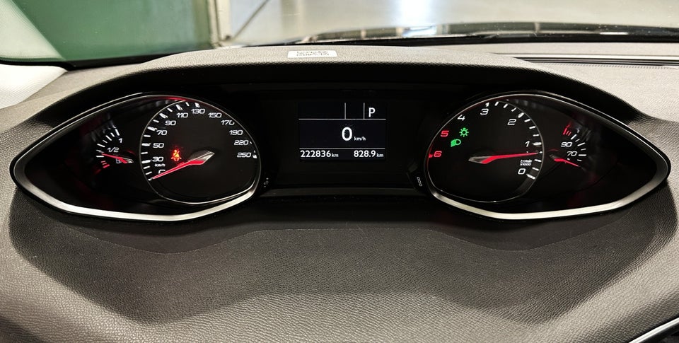 Peugeot 308 1,6 BlueHDi 120 Allure Sky SW EAT6 5d