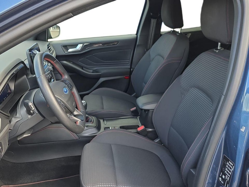 Ford Focus 1,0 EcoBoost mHEV ST-Line X 5d