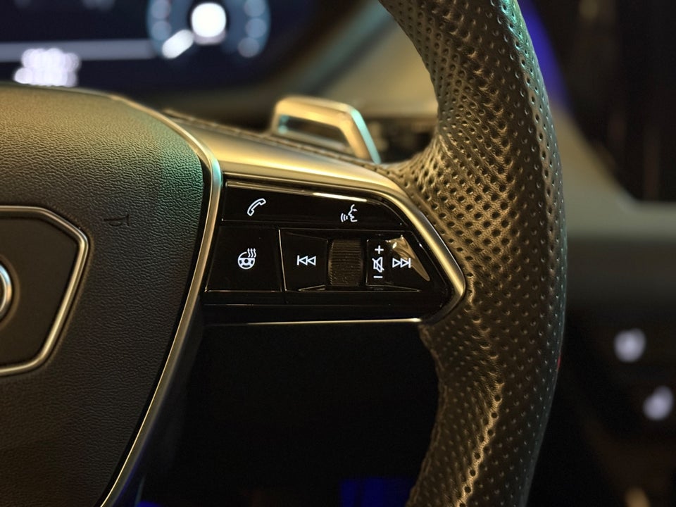 Audi e-tron GT pro quattro 4d