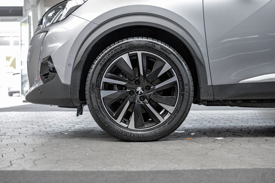 Peugeot e-2008 50 GT Sky 5d