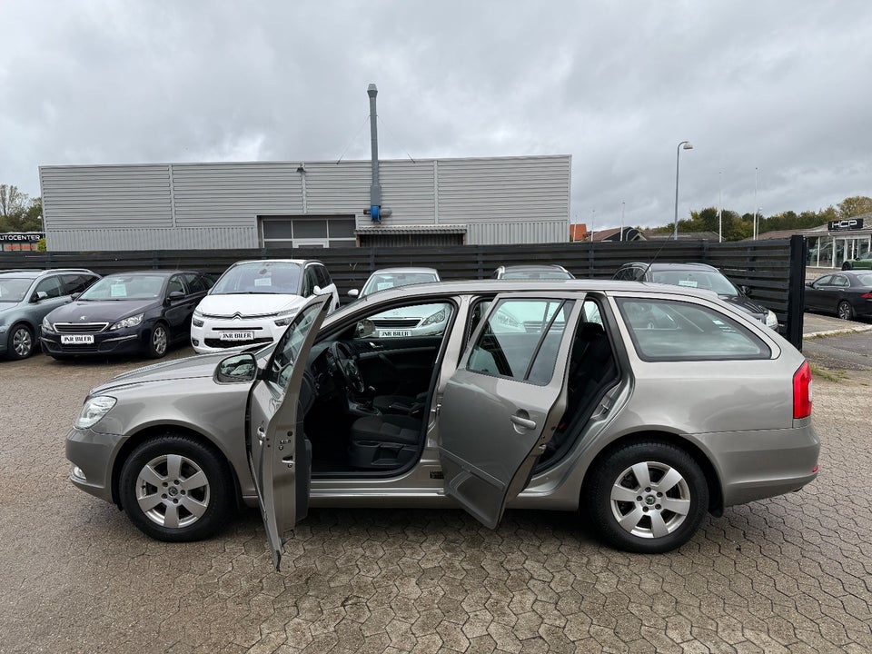 Skoda Octavia 1,8 TSi 160 Elegance Combi 5d