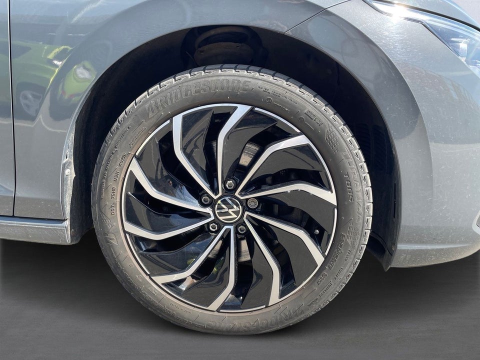 VW Golf VIII 1,4 eHybrid DSG 5d
