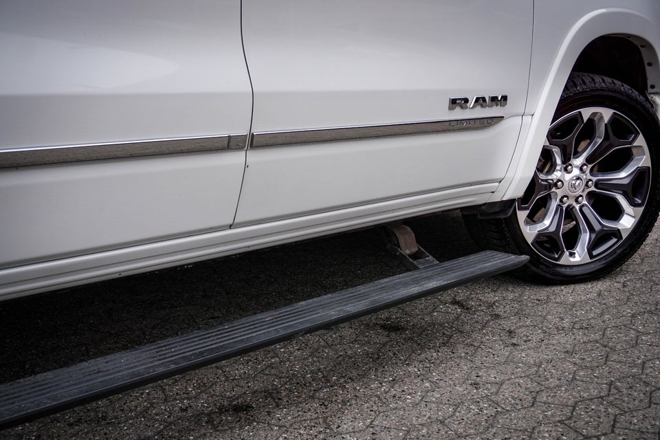 Dodge RAM 1500 5,7 eTorque Limited Crew Cab aut. 4d