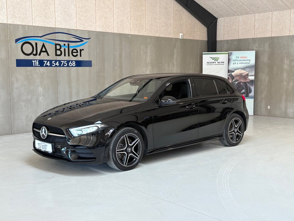 Mercedes A250 e 1,3 AMG Line Night Edition aut. 4d