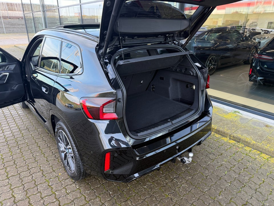 BMW iX1 eDrive20 Fully Charged M-Sport 5d