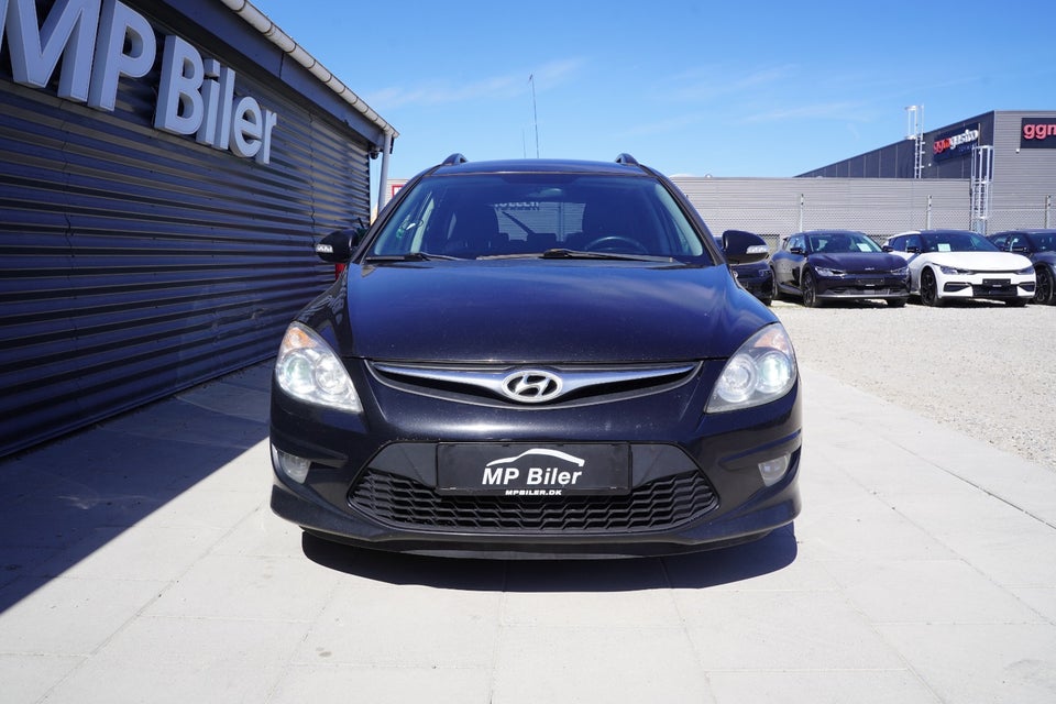 Hyundai i30 1,6 CRDi 90 Classic CW 5d