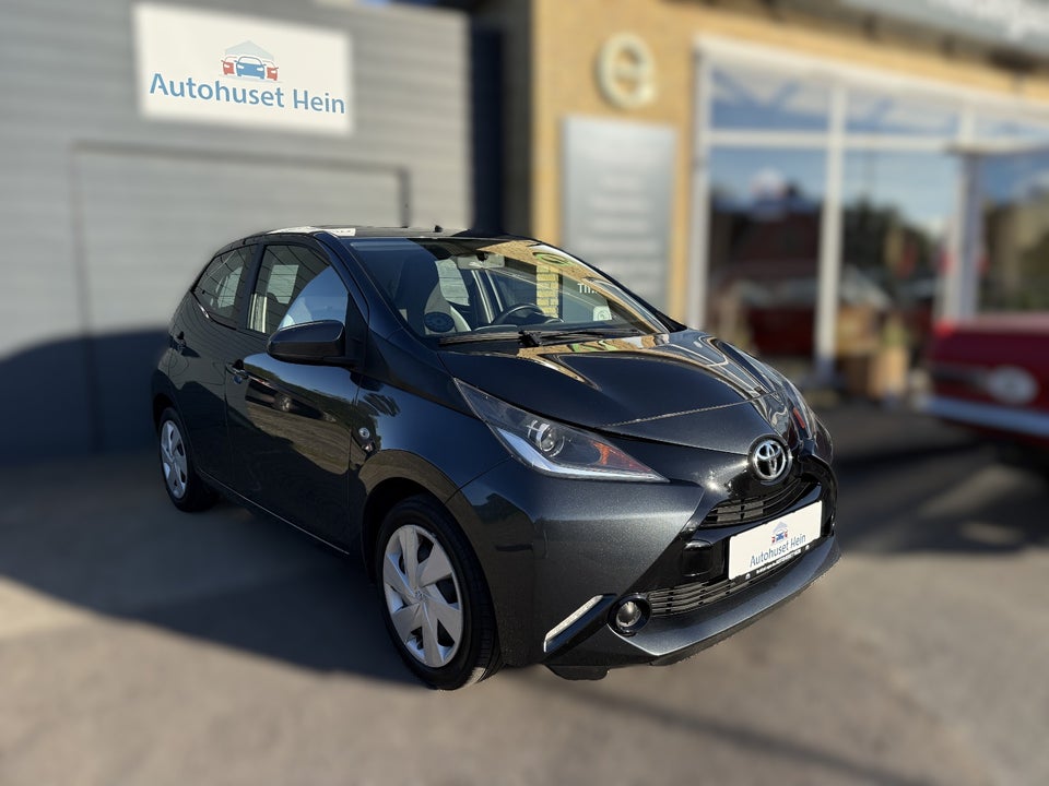 Toyota Aygo 1,0 VVT-i x-play x-touch 5d