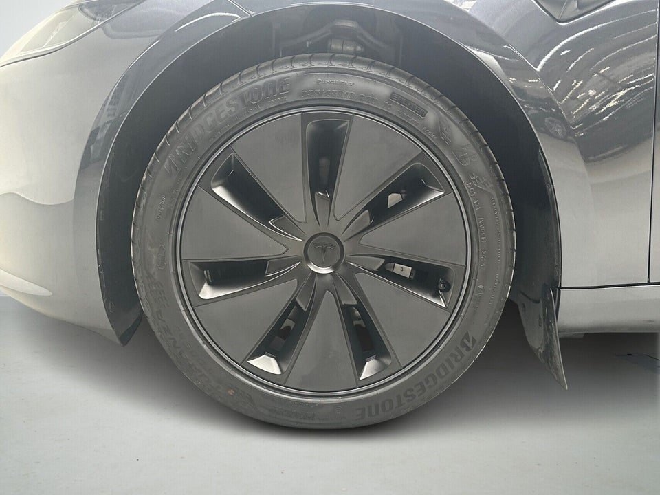 Tesla Model 3 Long Range AWD 4d