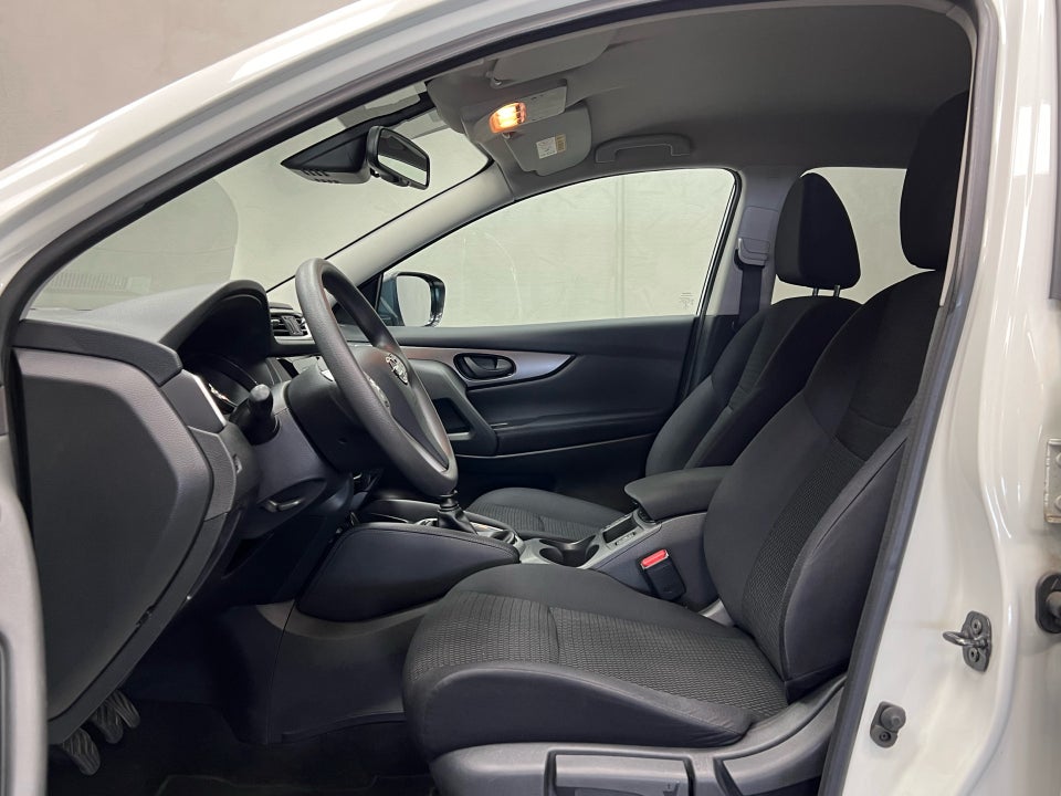 Nissan Qashqai 1,2 Dig-T 115 Visia 5d