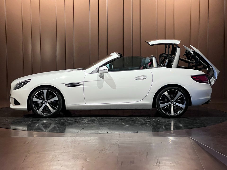 Mercedes SLC300 2,0 AMG Line aut. 2d