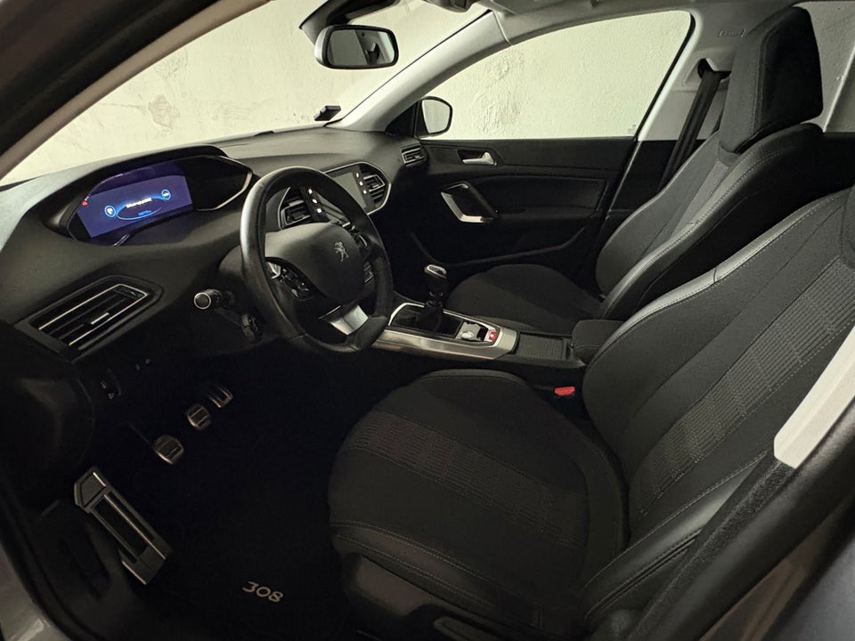 Peugeot 308 1,5 BlueHDi 130 Allure Pack 5d