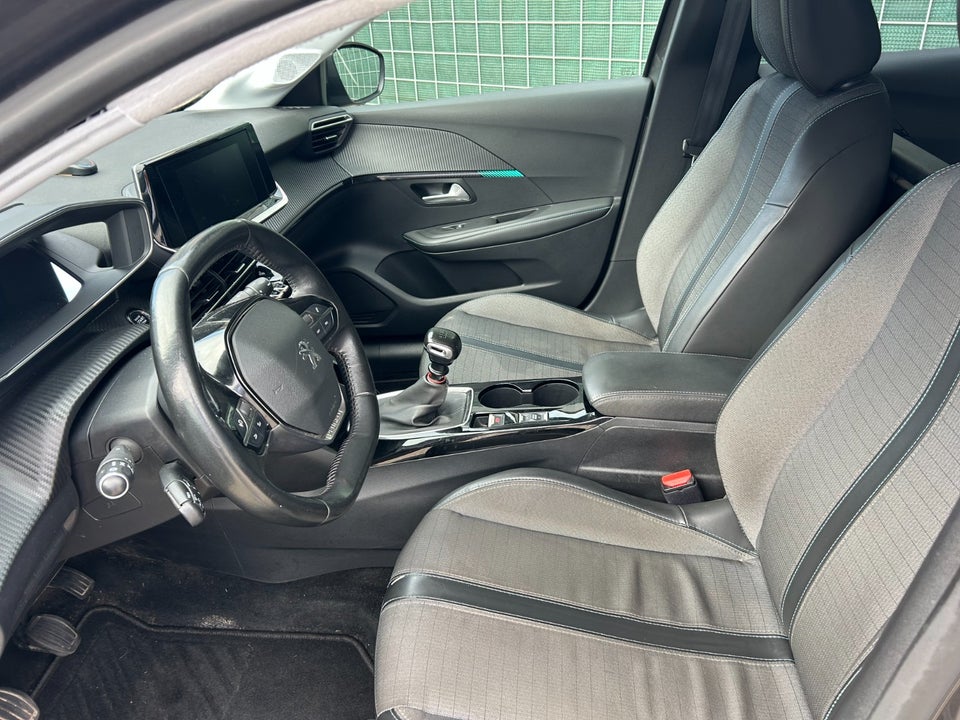 Peugeot 208 1,2 PureTech 100 Allure+ 5d