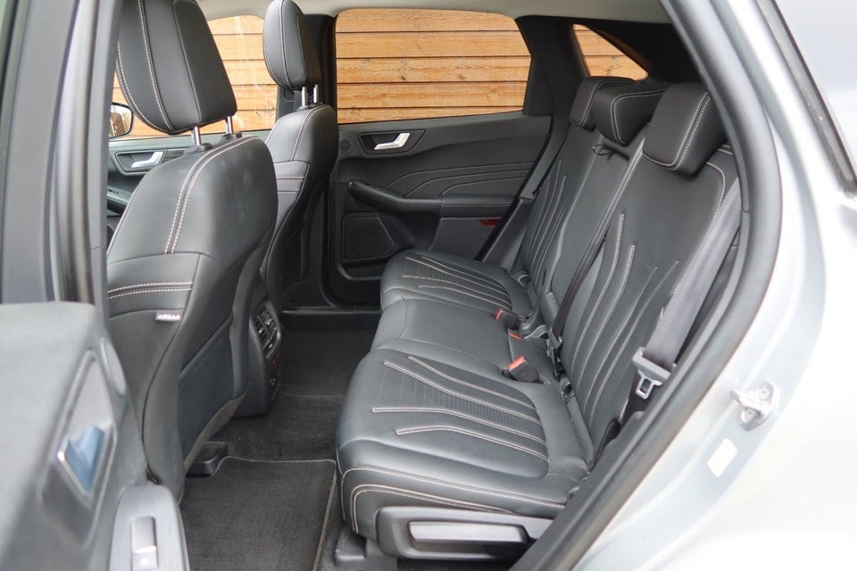 Ford Kuga 2,5 PHEV Vignale CVT 5d