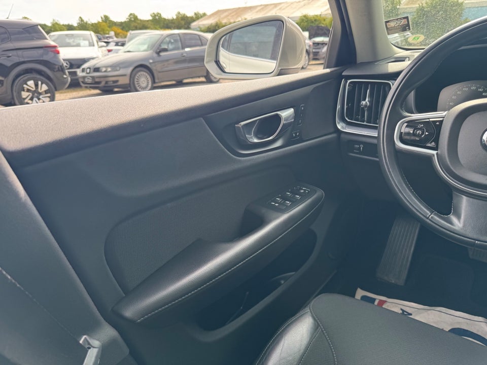 Volvo V60 2,0 D4 190 Momentum aut. 5d