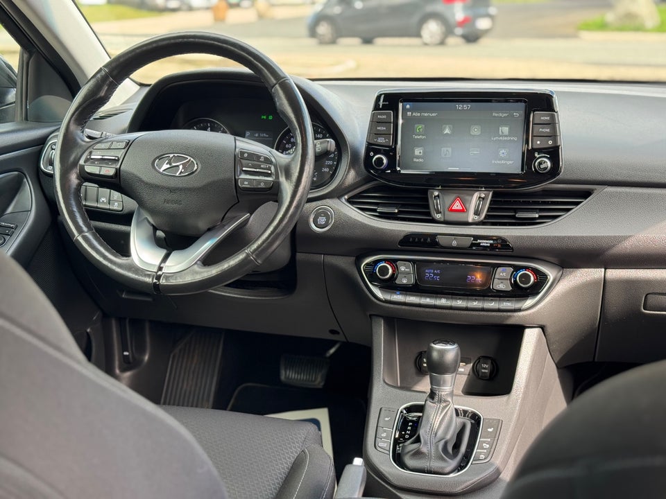 Hyundai i30 1,4 T-GDi Premium stc. DCT 5d