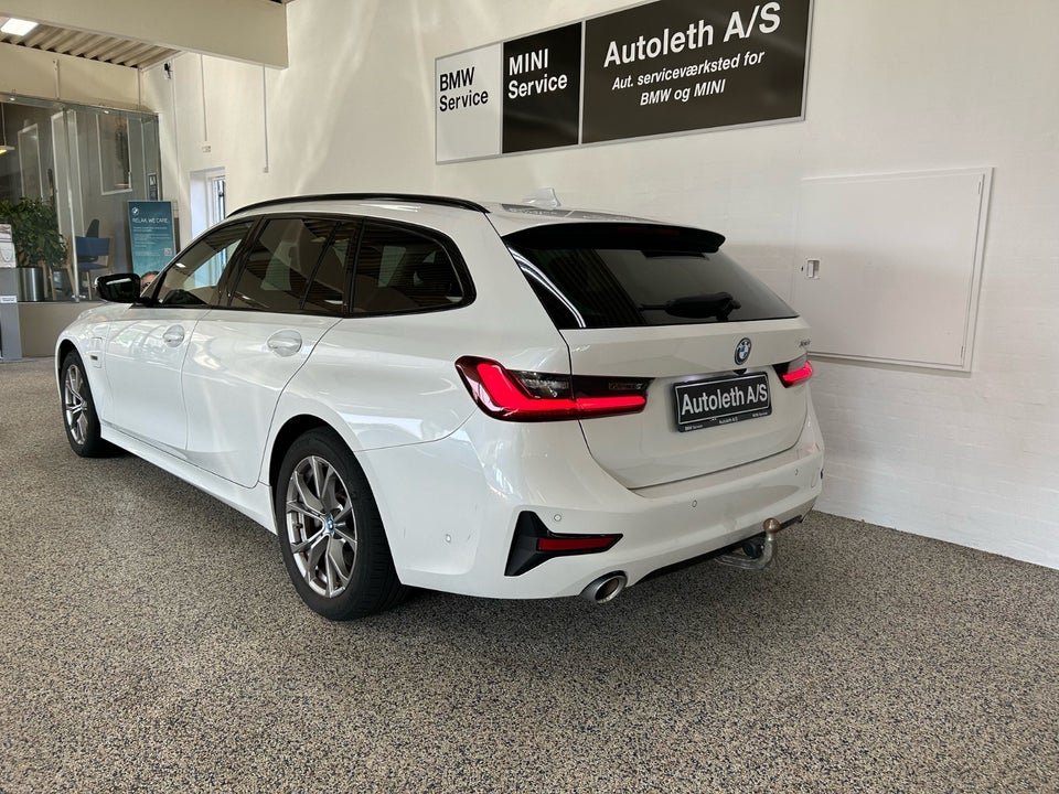 BMW 330e 2,0 Touring Sport Line aut. 5d