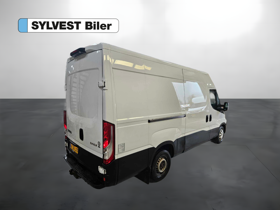 Iveco Daily 3,0 35S17 12m³ Van