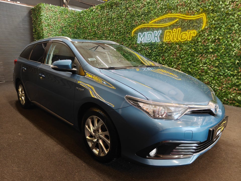 Toyota Auris 1,8 Hybrid H2 Comfort Touring Sports CVT 5d