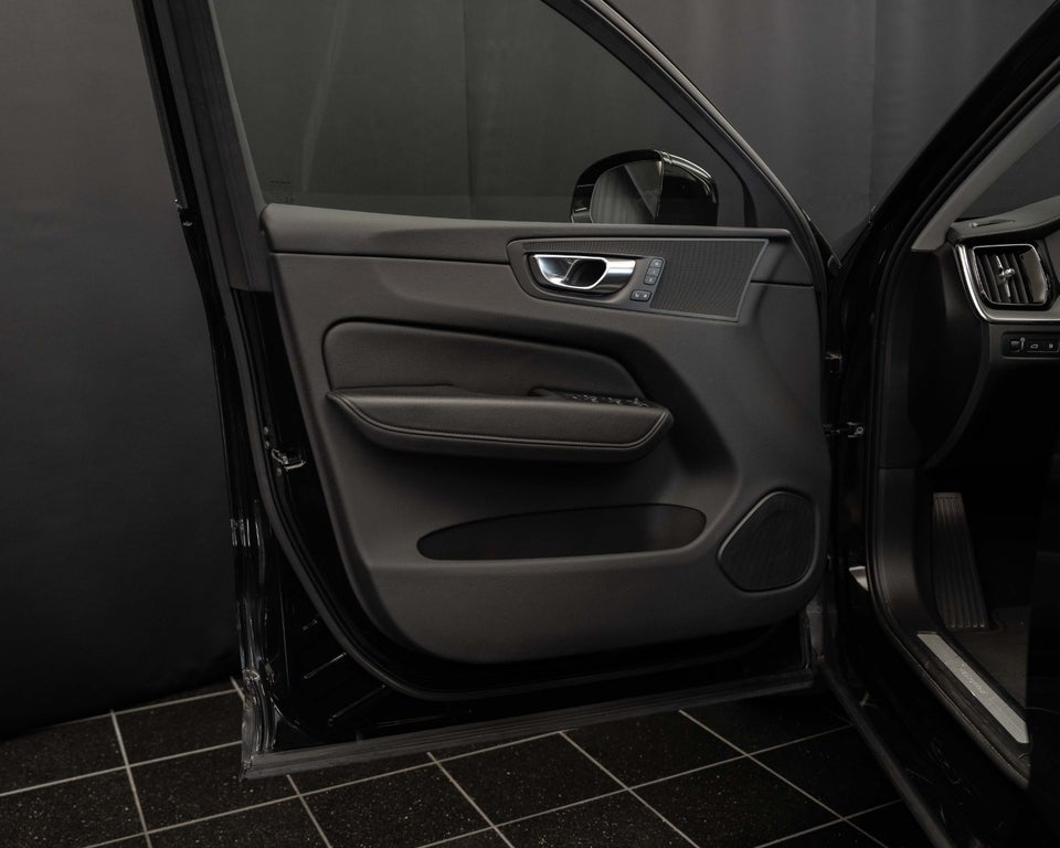 Volvo XC60 2,0 T6 ReCharge Inscription aut. AWD 5d