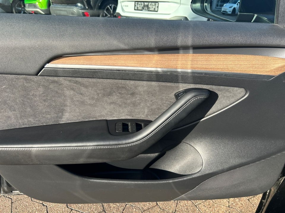 Tesla Model 3 RWD 4d