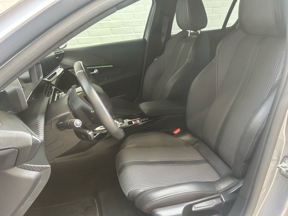Peugeot e-208 50 GT 5d