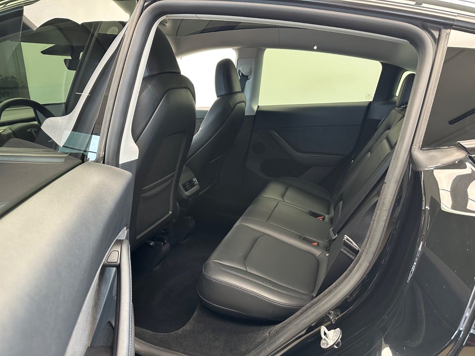 Tesla Model Y RWD 5d