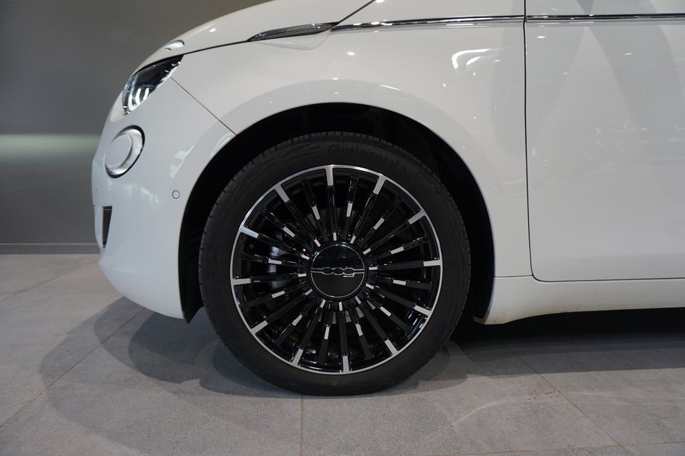 Fiat 500e 42 la Prima by Bocelli Cabrio 2d