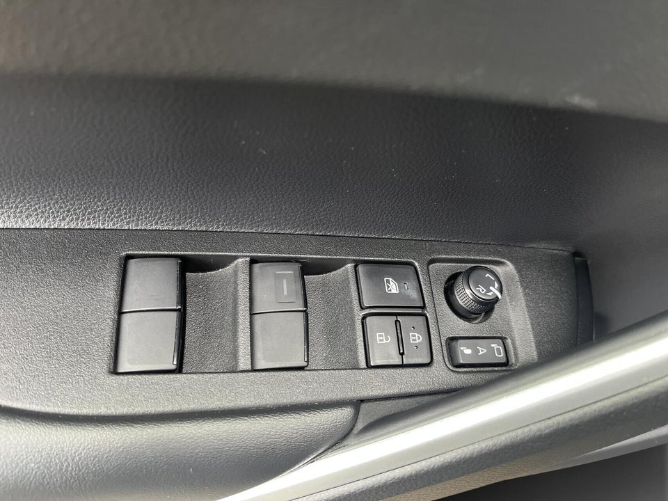 Toyota Corolla Cross 2,0 Hybrid Style Comfort CVT 5d