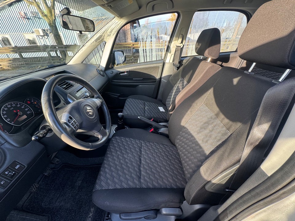 Suzuki SX4 1,6 GL 5d
