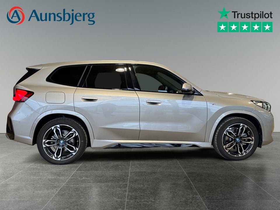 BMW iX1 xDrive30 M-Sport 5d