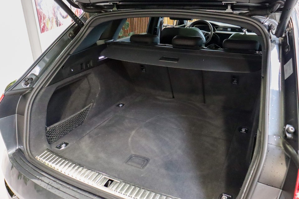 Audi Q8 e-tron 55 S-line quattro 5d