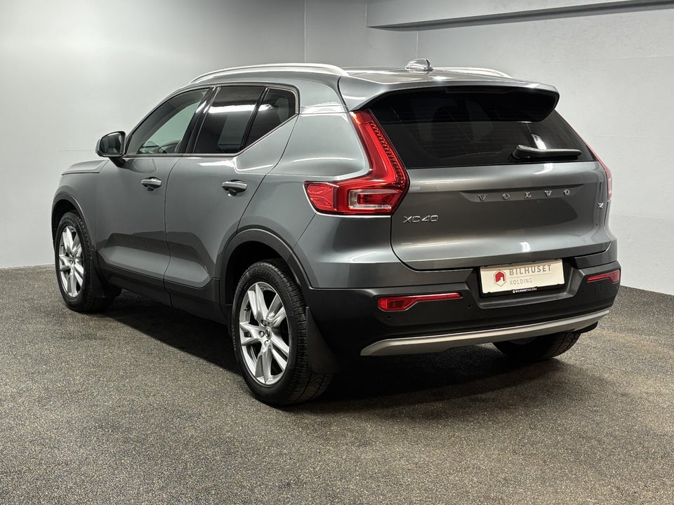 Volvo XC40 2,0 T4 190 Momentum aut. 5d