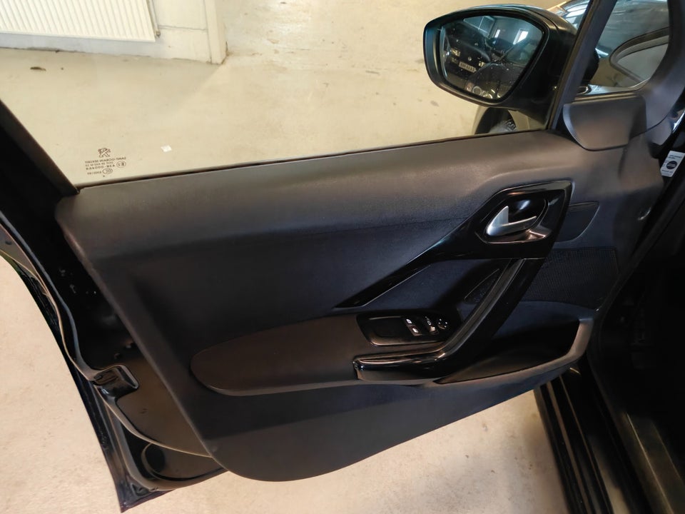 Peugeot 208 1,6 e-HDi 92 Active 5d