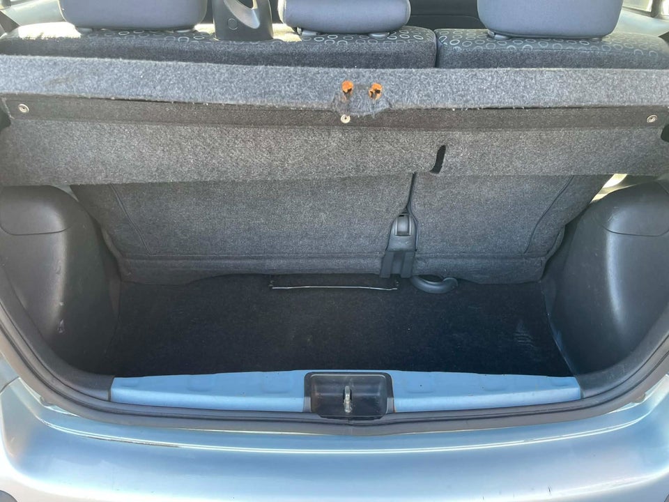 Toyota Yaris 1,0 Terra 5d