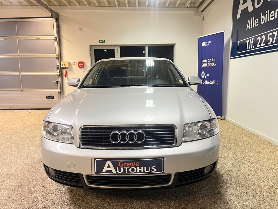 Audi A4 2,4 V6 4d