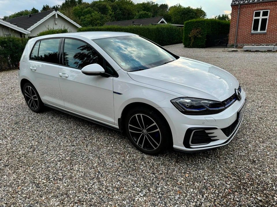 VW Golf VII 1,4 GTE DSG 5d