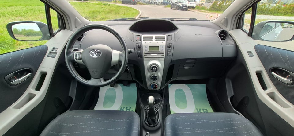 Toyota Yaris 1,3 Sol 5d