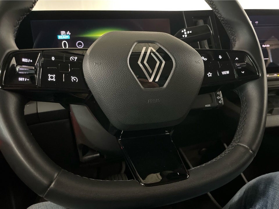 Renault Megane E-Tech 40 Equilibre 5d