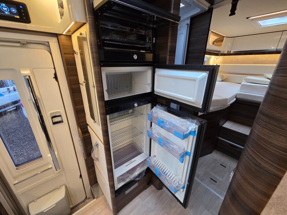 Laika Ecovip 2,2 L4009 DS aut. 3d