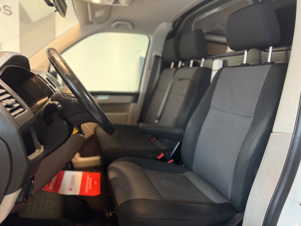 VW Transporter 2,0 TDi 180 Kassevogn DSG 4Motion lang