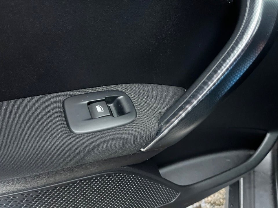 Peugeot 2008 1,2 e-THP 110 Allure 5d