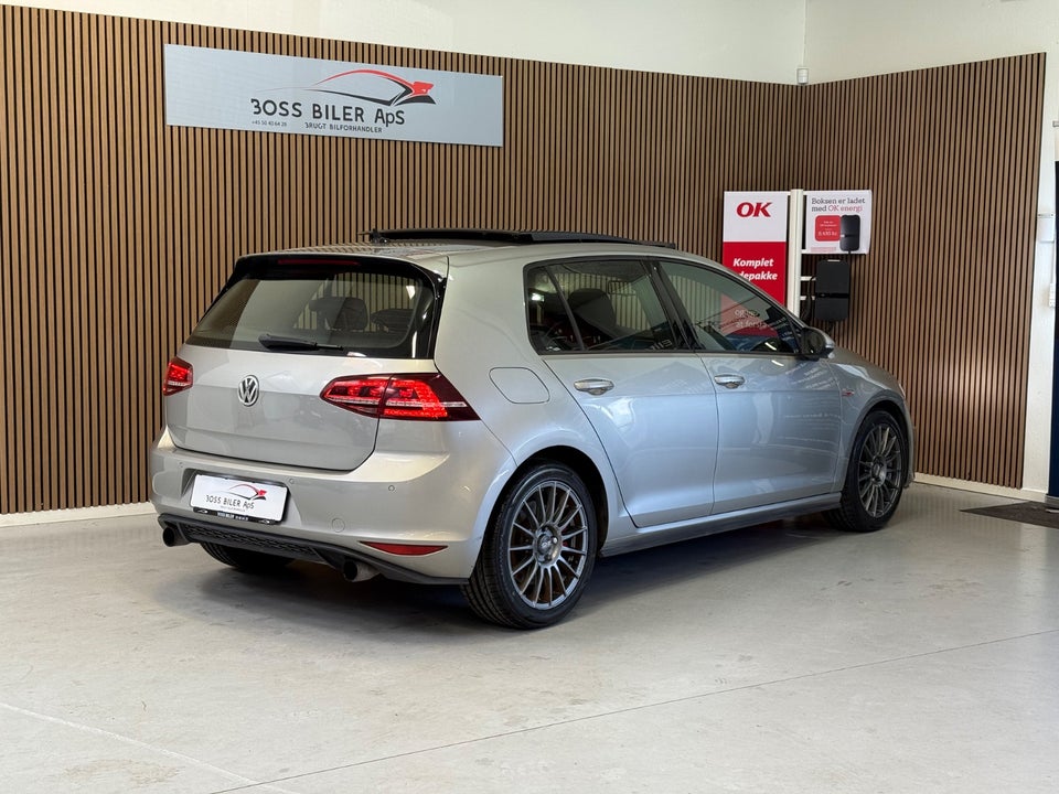 VW Golf VII 2,0 GTi Performance DSG BMT 3d