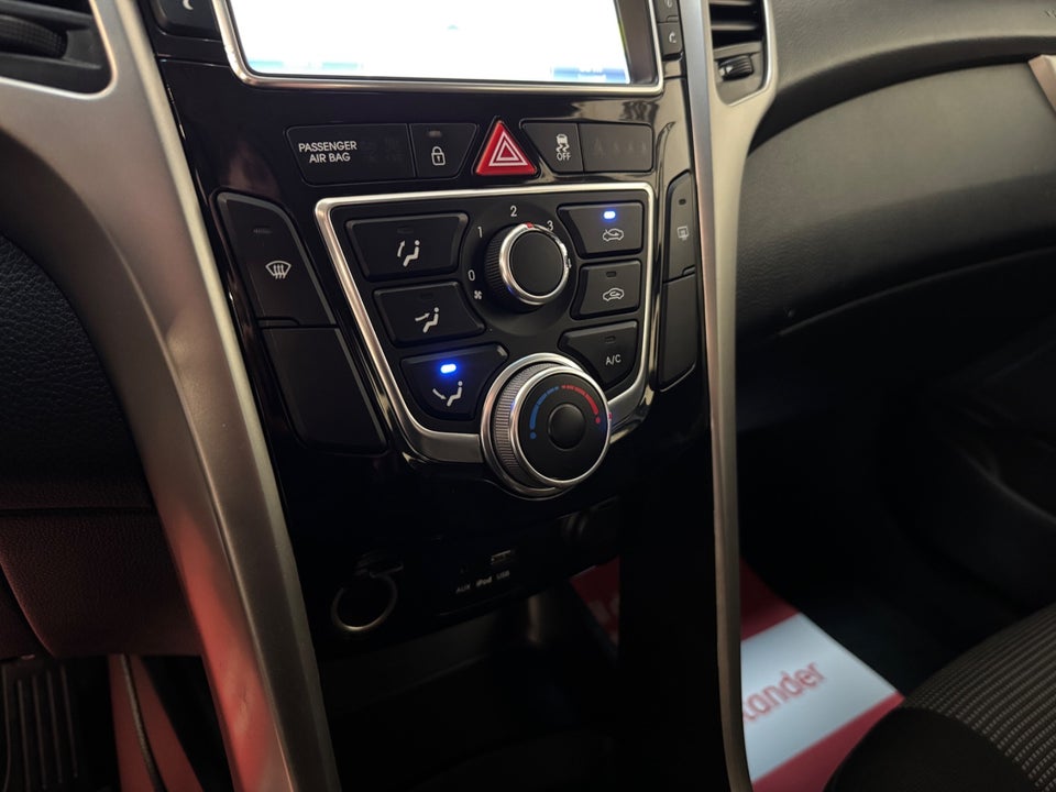 Hyundai i30 1,6 CRDi 110 Active CW 5d