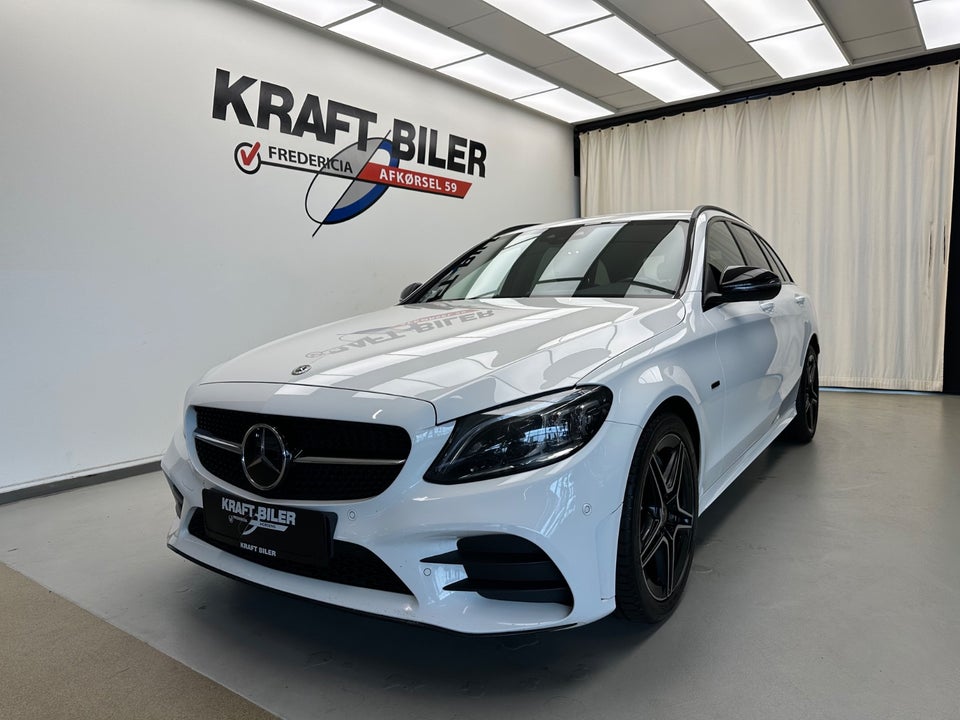 Mercedes C300 de 2,0 AMG Line stc. aut. 5d
