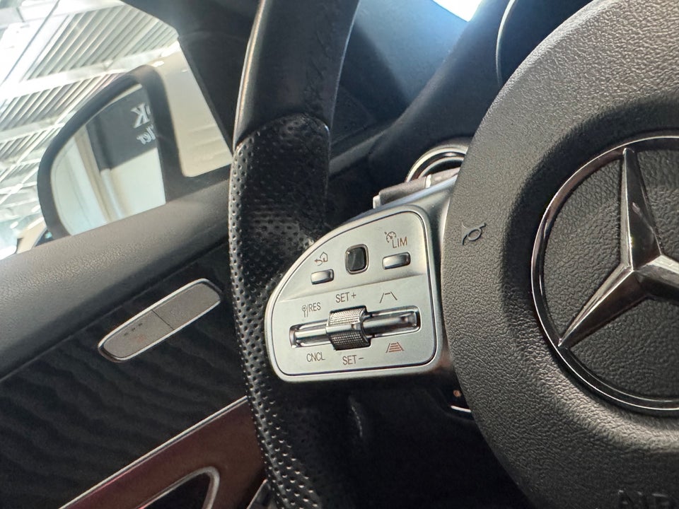 Mercedes C300 de 2,0 AMG Line stc. aut. 5d